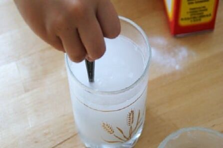 Soda is dissolved in a glass